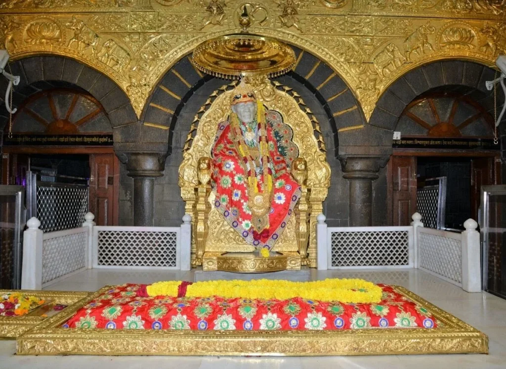 hyderabad-to-shirdi-tempo-traveller