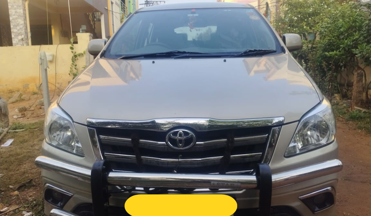 innova crysta taxi in hyderabad